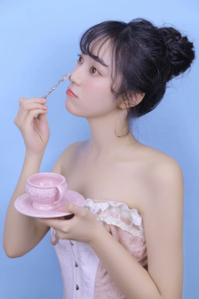 用舌头舔